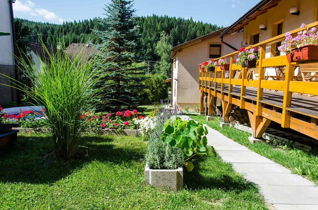 Vila Rhea Važec Exterior foto
